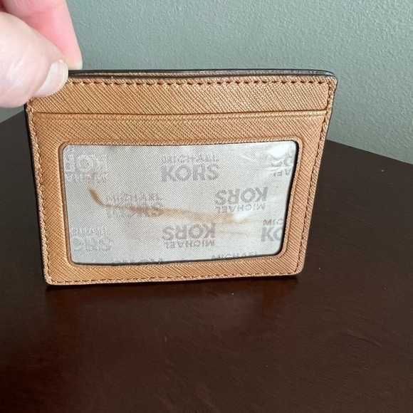 Michael Kors Saffino Leather ID Window and Card Holder Tan - Picture 4 of 7